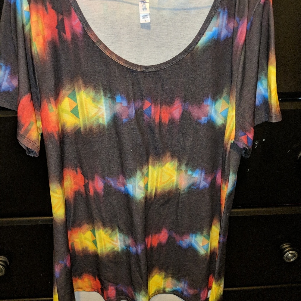 Lularoe classic tee